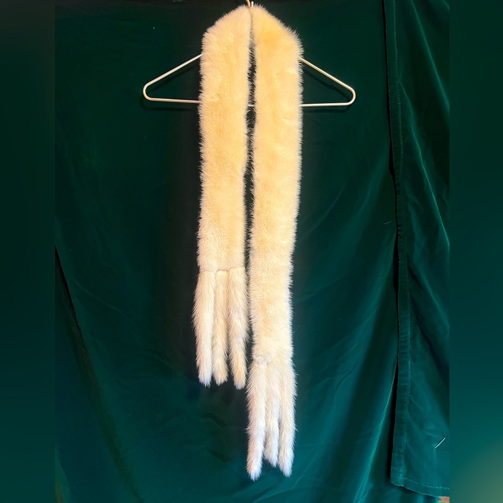 Cream Mink Shoulderwrap/Collar